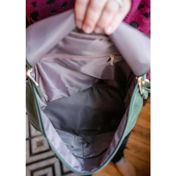 Creamy Ivory Versatile Convertible Backpack Bag Purse Tote - Picture 3 of 6